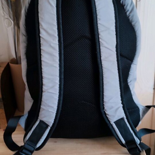 Bershka floppy backpack like new, grey quilted fabric
