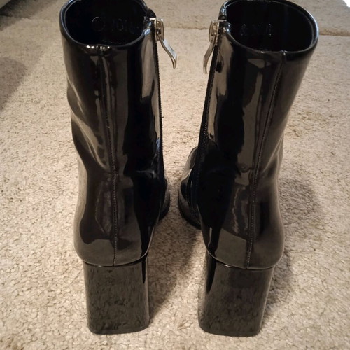 High-heeled patent boots like new, size 36, black