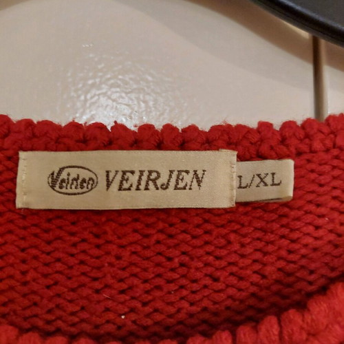 Vintage sweater used, red with patterns, size S/M