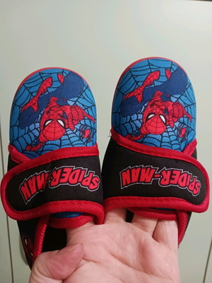 Children's slippers like new