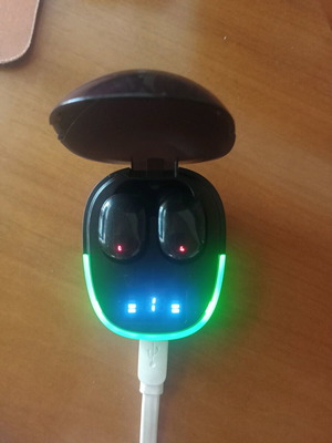 Wireless earbuds like new, excellent sound