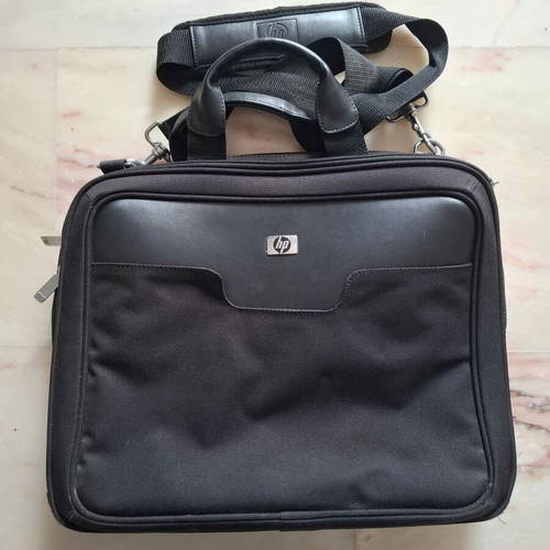 HP laptop bag used, black in very good condition
