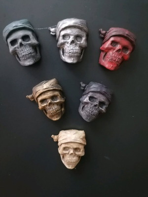 Handmade skull magnets new, made of plaster