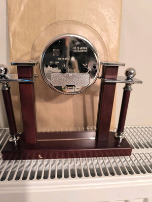 Table clock-alarm clock like new, analog