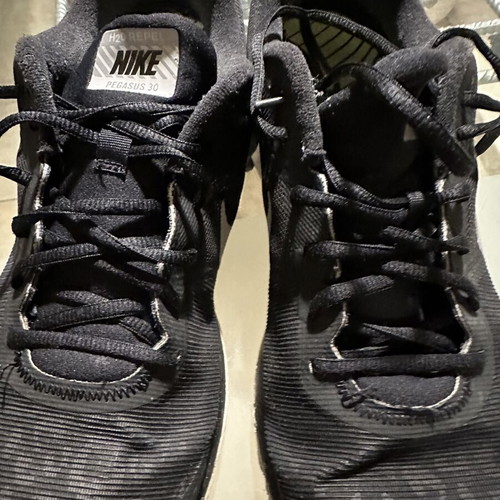 Nike athletic shoes used, size 46, black
