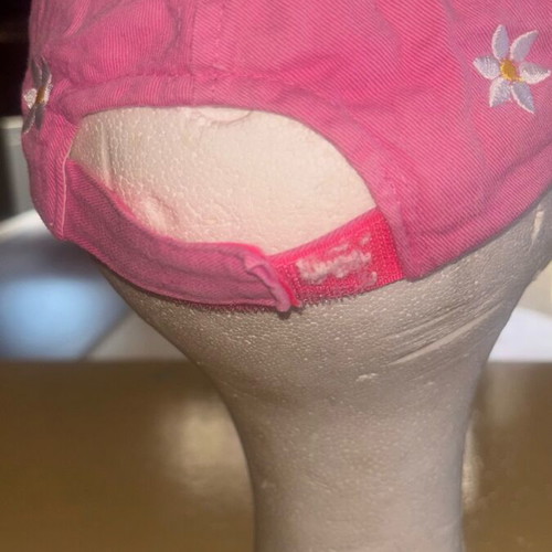 Jockey hat used with embroidered daisies, size L, white and pink