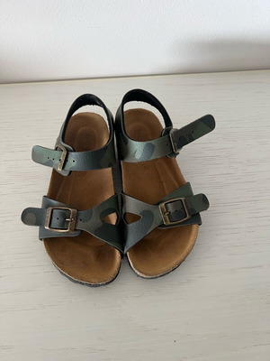 Children's sandal like new, anatomical, size 32, military green