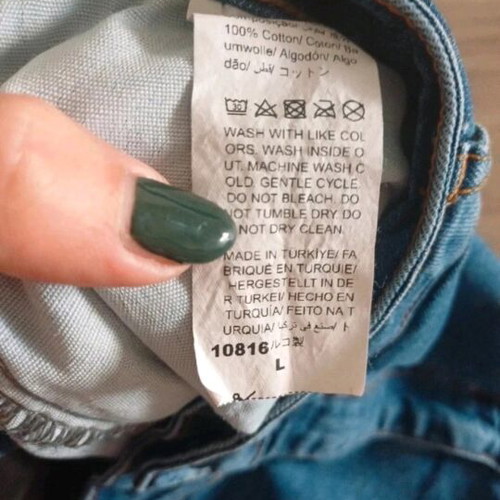 Denim skirt like new, very stretchy, size L