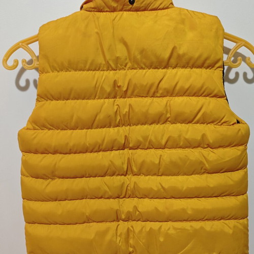Hashtag sleeveless jacket for boys size 10 like new, yellow