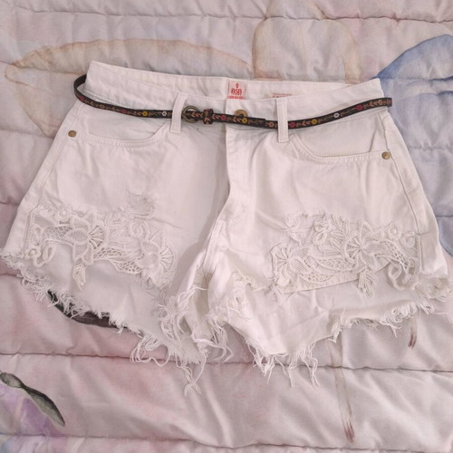 BSB shorts like new with belt and embroidery, white, size M