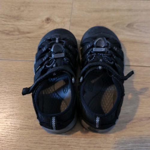 Keen Newport H2 size 30 used black sandals for kids