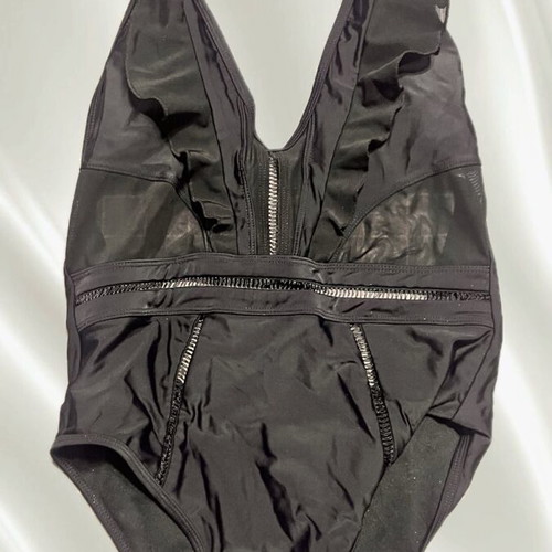 E-OUTFIT black one-piece swimsuit used, size M