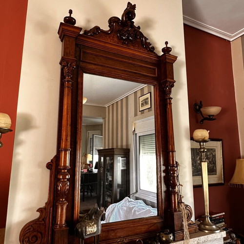 Wooden mirror and dresser set, classic style