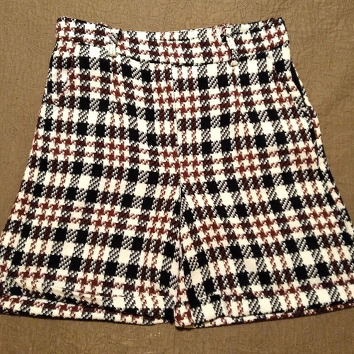 Checked women's shorts bermuda like new, made in Italy