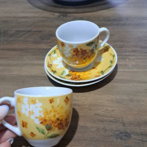 Vintage M. Rossini Fine Porcelane cup set of 3 like new