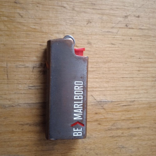 Marlboro small lighter case used