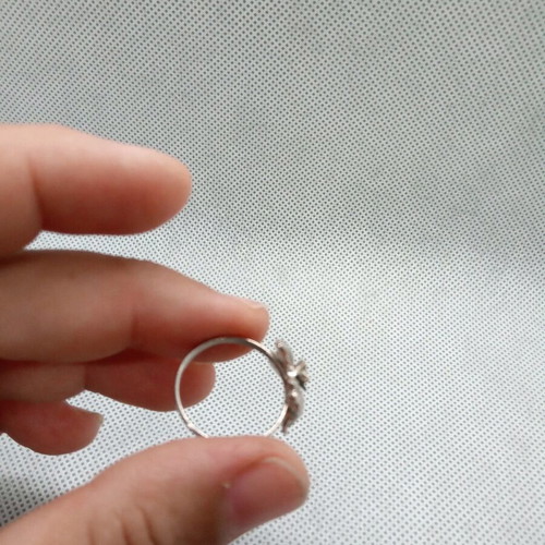 Bow ring with rhinestones size 7.25