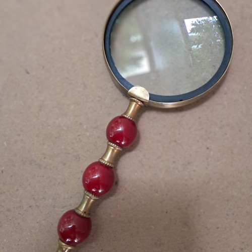 Magnifying glass used, length 25 cm