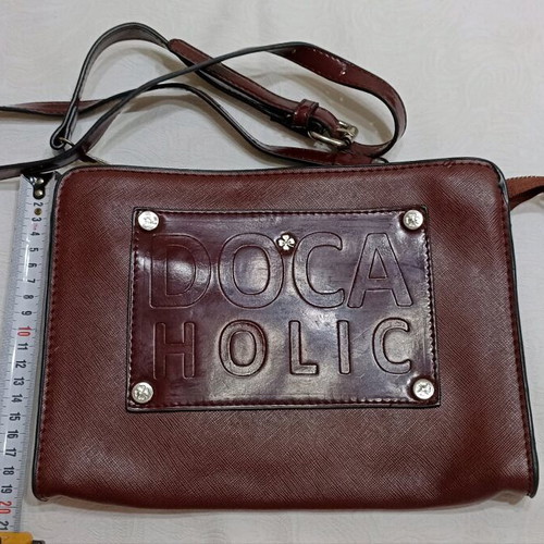 Doca women's crossbody bag like new, burgundy-brown