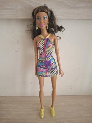 Barbie Fashionistas Nikki 2014 Mattel doll like new