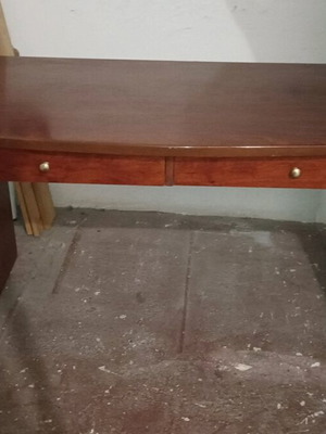 Ξύλινο γραφείο μεταχειρισμένο, 120εκ μήκος, 75εκ ύψος, 64εκ βάθος