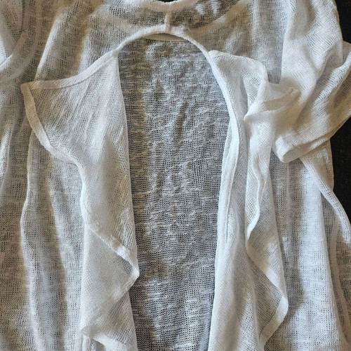 Women's blouse like new, small, with back opening