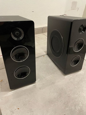 LG Micro Hi-Fi CM2760 speakers used, set of 2