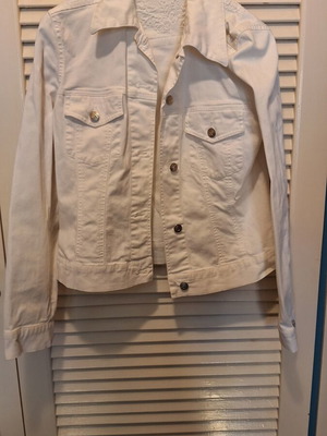 Marella white denim jacket with floral embroidery like new