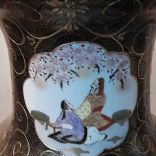Sactuma Vase 95cm with enamel and gold, Chinese and Geisha motifs