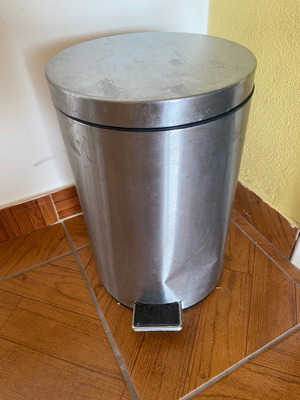 Inox trash bin used with dent and crack