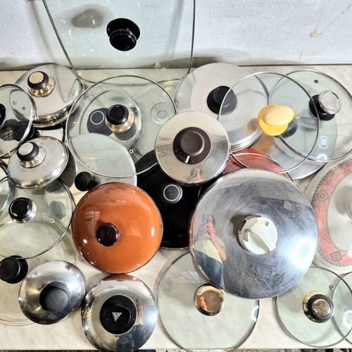 Cookware lids set used, pack of 30, various sizes and materials