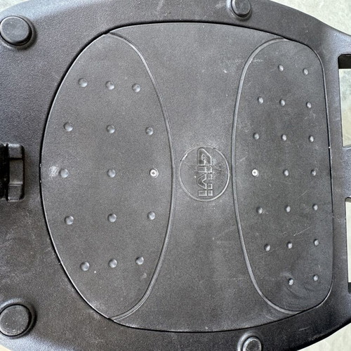 Givi Top Case with Base and Key like new, fits one helmet