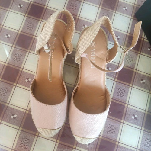 Voi Noi shoes size 38 pink shiny like new