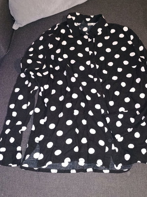 Γυναικείο πουκάμισο H&M μεταχειρισμένο, μέγεθος XS, μαύρο με άσπρες βούλες
