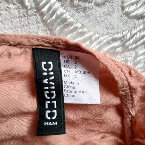 H&M T-shirt like new, size XS