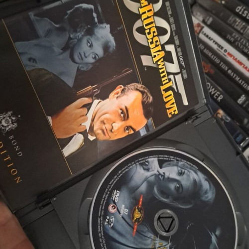 007 From Russia With Love DVD used authentic collectible