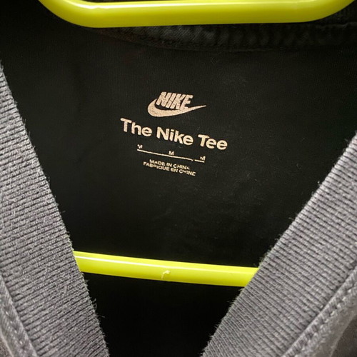 Nike T-shirt size M restored, black with defects