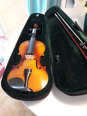 Violin with case used, beautiful