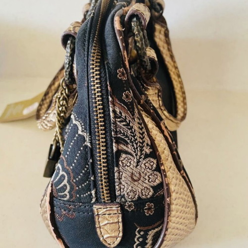 Cappopera women's handbag vintage, black and gold
