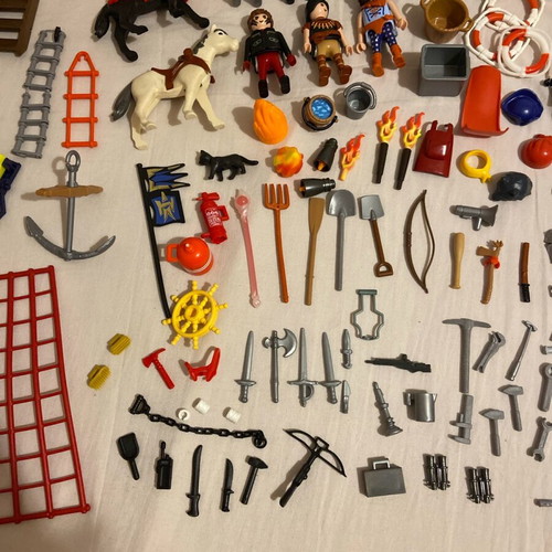 Playmobil weapons used with figures and accessories