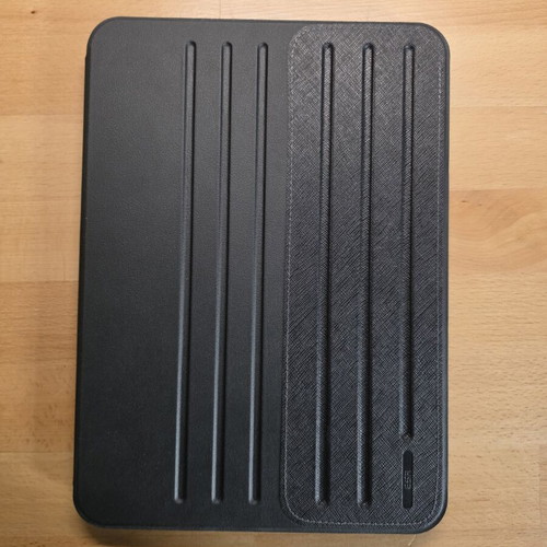 Esr case for iPad Pro M4 M5 like new