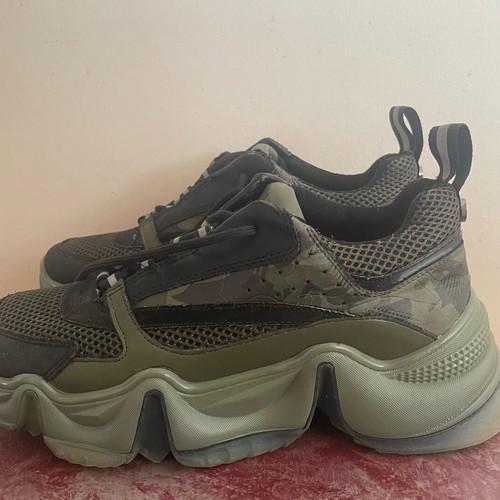 Steve Madden Chunky Sneakers Size 39 Like New Khaki Camo Multi