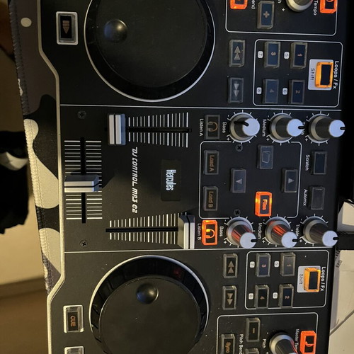 Hercules MP3 E2 DJ controller