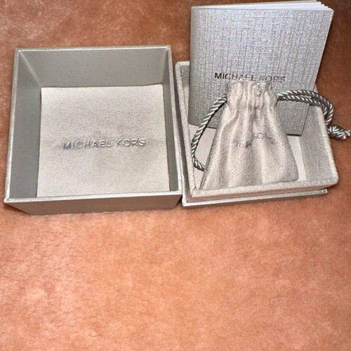 Michael Kors heart dangle earrings new, pink and silver