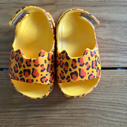 Mini Melissa kids clogs like new, yellow leopard print