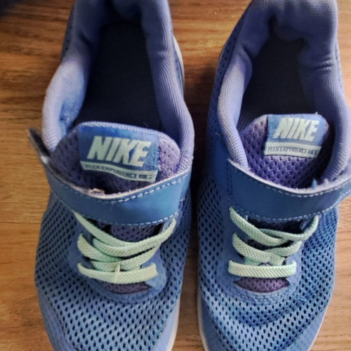 Παιδικά παπούτσια Nike αθλητικά No.31 σαν καινούργιο, άσπρο και μωβ