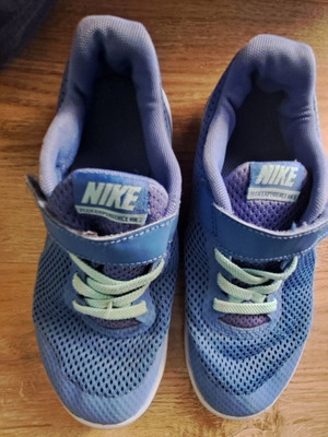 Παιδικά παπούτσια Nike αθλητικά No.31 σαν καινούργιο, άσπρο και μωβ
