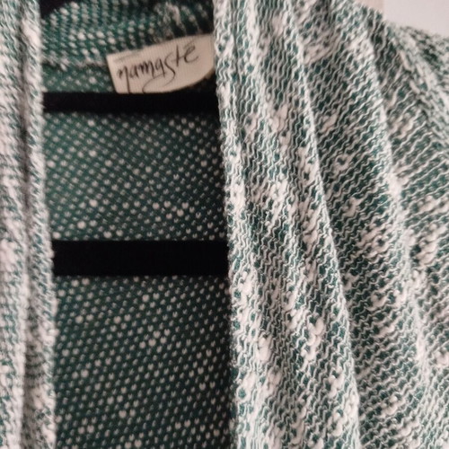 Namaste kimono like new, unique green color