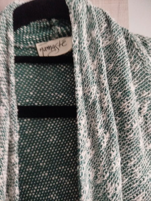 Namaste kimono like new, unique green color
