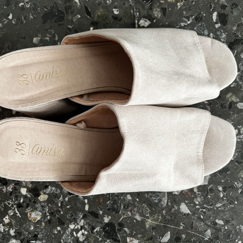 Beige mules used, size 38